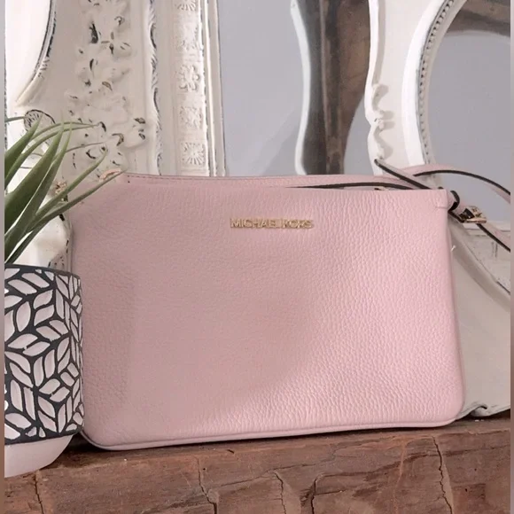 MICHAEL KORS | pink blush crossbody purse - Picture 1 of 4